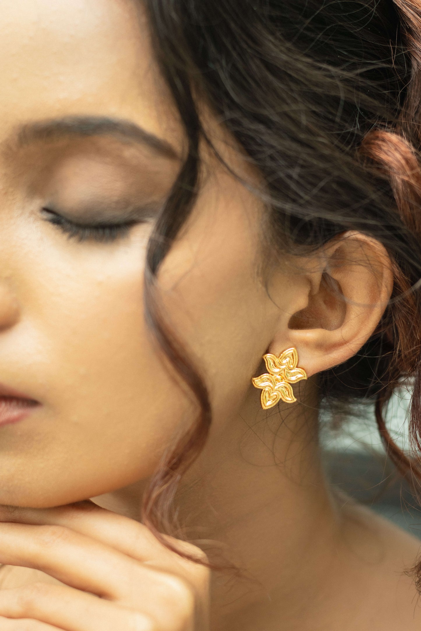 Bilva two leaves earrings