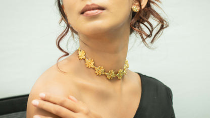 Bilva two leaves choker