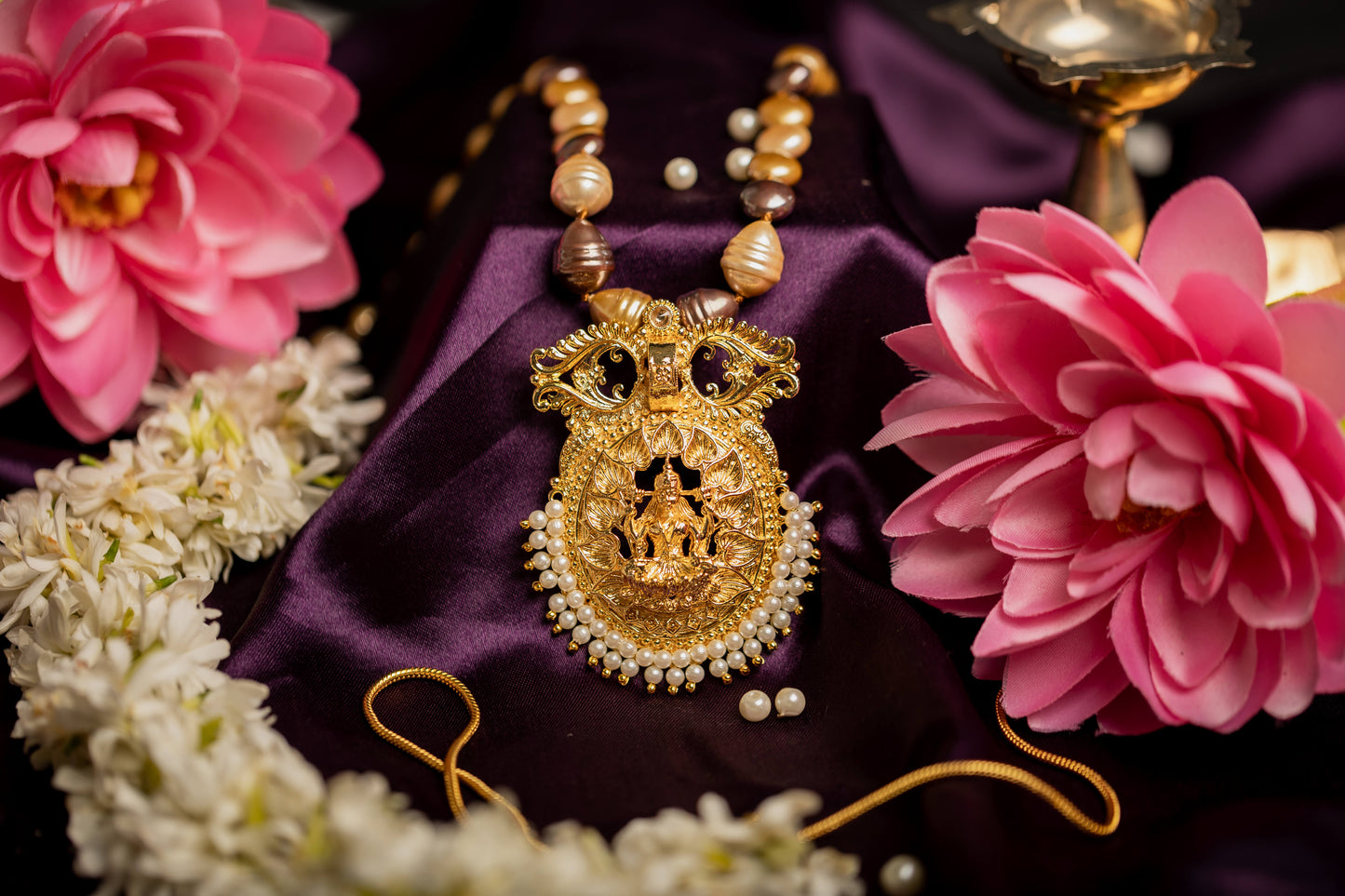Iraaya pendant