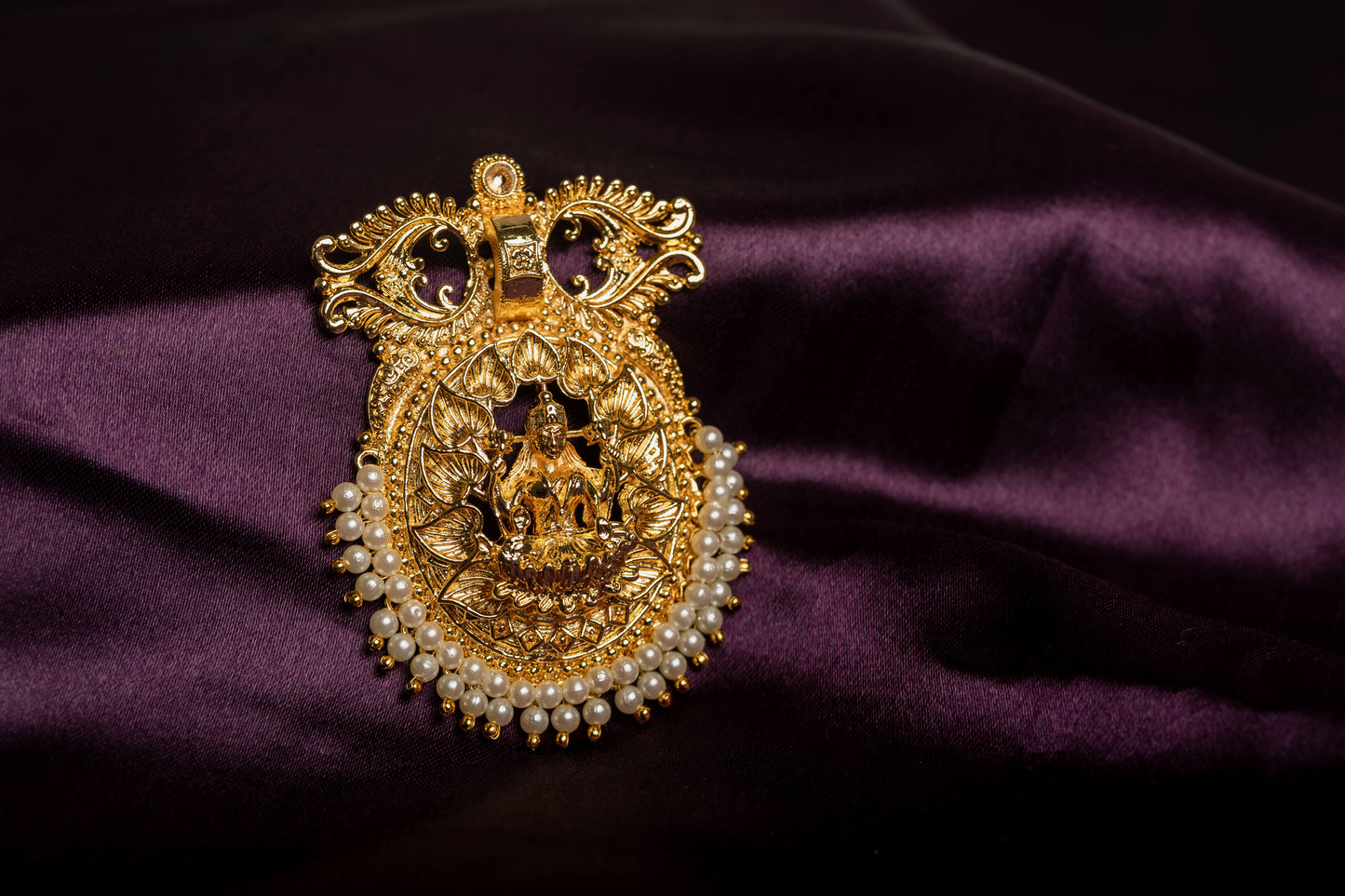 Iraaya pendant