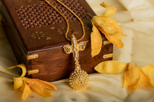 Amayra statement pendant